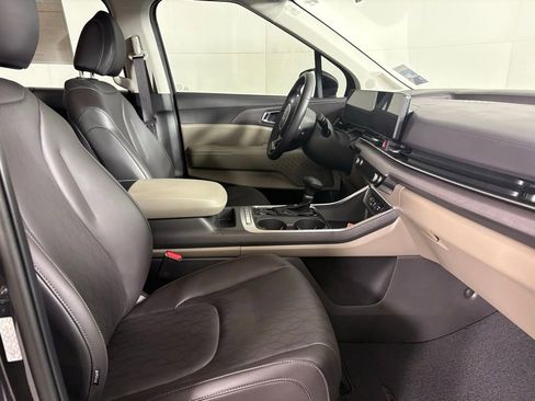 New 2026 Kia Carnival EX FWD image 13