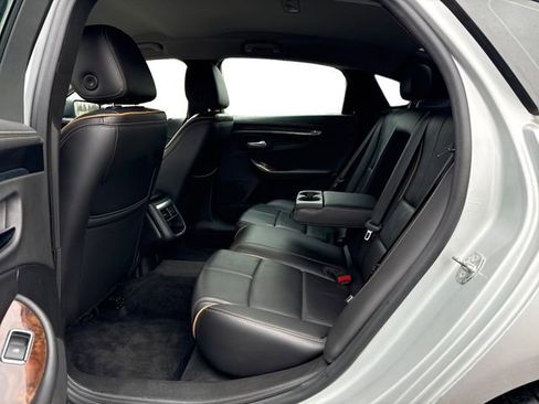 Used 2015 Chevrolet Impala LTZ FWD image 11