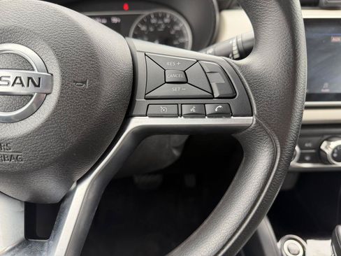 Used 2021 Nissan Versa SV FWD image 14