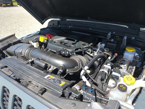 Used 2024 Jeep Wrangler Sport AWD/4WD image 32