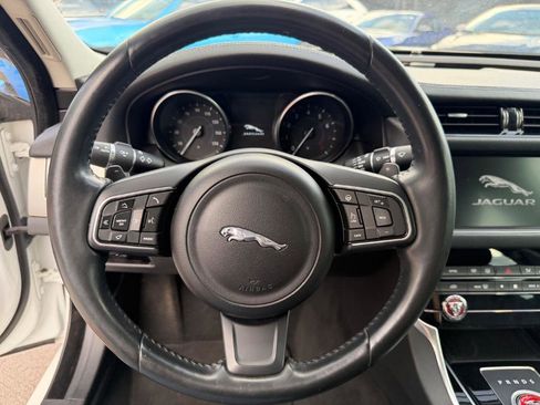 Used 2016 Jaguar XF Prestige AWD/4WD image 19
