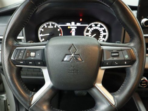 Used 2022 Mitsubishi Outlander SE AWD/4WD image 10