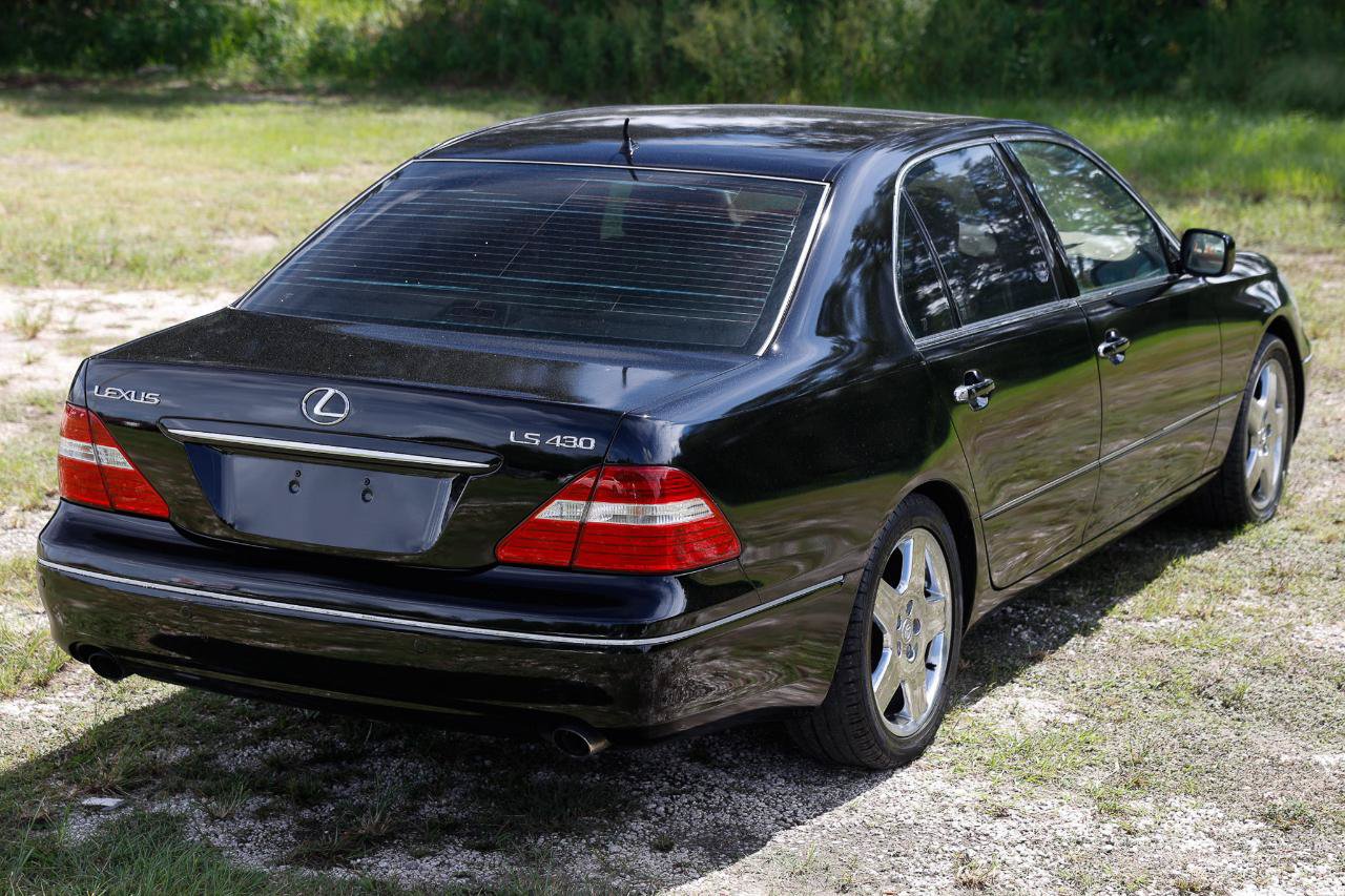 Used 2005 Lexus LS 430 w/ Premium Pkg RWD image 11