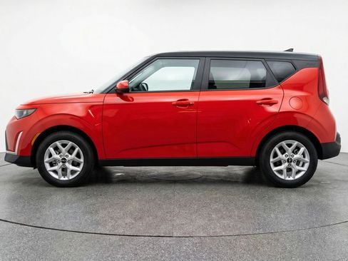 Used 2025 Kia Soul LX w/ LX Technology Package image 5