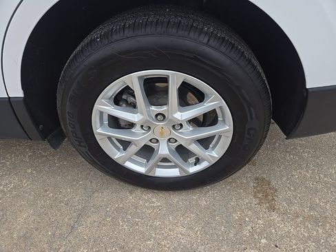 Used 2024 Chevrolet Equinox LT AWD/4WD image 23