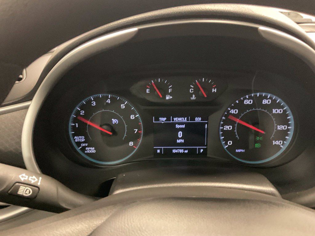 Used 2023 Chevrolet Malibu LT FWD image 2