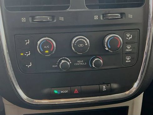 Used 2016 Dodge Grand Caravan SE w/ Quick Order Package 29E SE FWD image 15
