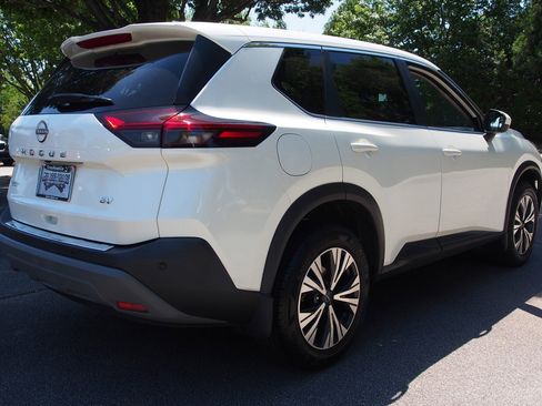 Used 2023 Nissan Rogue SV FWD image 7