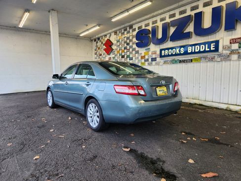 Used 2011 Toyota Camry LE image 9