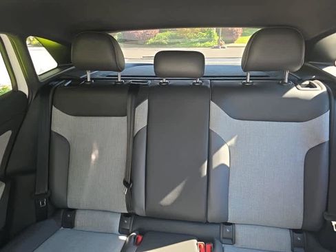 Used 2023 Volkswagen ID.4 Pro image 11