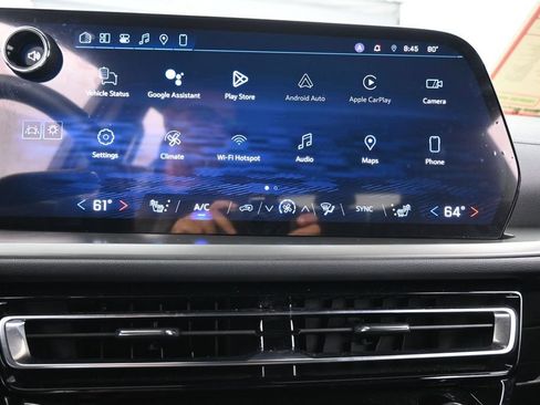 Used 2024 Chevrolet Traverse LS FWD image 28
