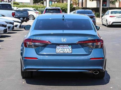 Used 2025 Honda Civic Sport image 12