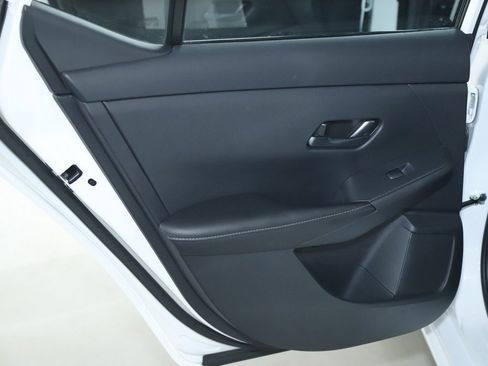 Used 2024 Nissan Sentra S image 13