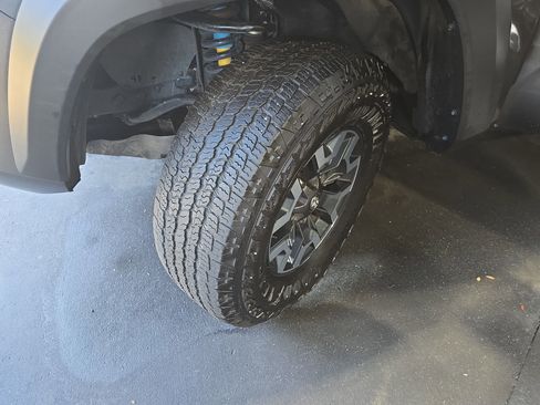 Certified 2023 Toyota Tacoma TRD Off-Road w/ Technology Package AWD/4WD image 32