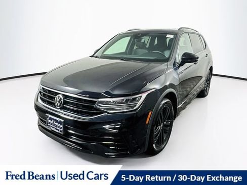 Used 2022 Volkswagen Tiguan SE R-Line AWD/4WD image 3
