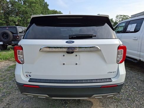Used 2021 Ford Explorer XLT w/ Equipment Group 202A AWD/4WD image 5
