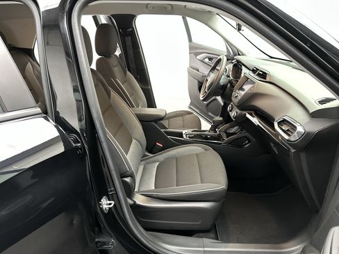 Used 2023 Chevrolet TrailBlazer LT AWD/4WD image 21