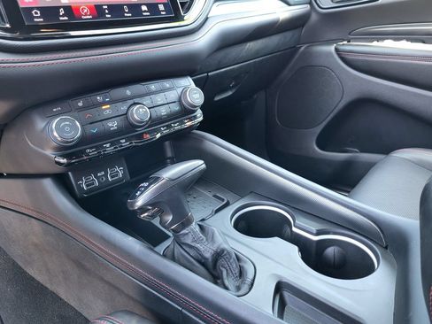Used 2025 Dodge Durango GT AWD/4WD image 21