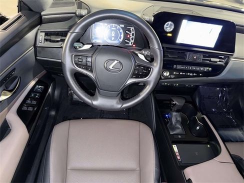 Certified 2023 Lexus ES 350 w/ Premium Package image 4