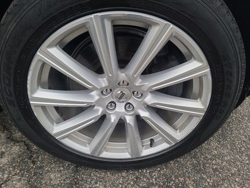 Used 2016 Volvo XC90 T8 Inscription w/ Vision Package image 24