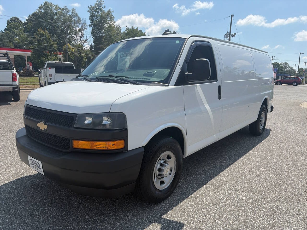 Used 2020 Chevrolet Express 2500 Extended w/ Enhanced Convenience Package RWD image 5