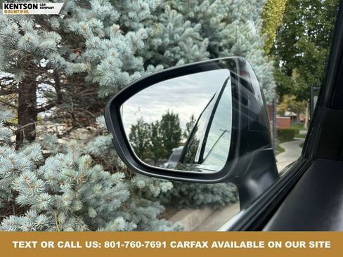 Used 2025 Nissan Pathfinder SV image 24