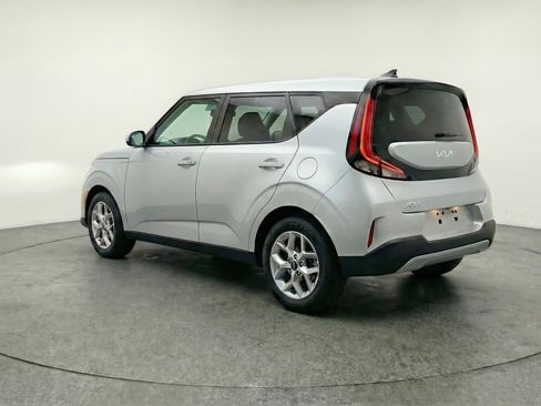 Used 2025 Kia Soul LX w/ LX Technology Package FWD image 6