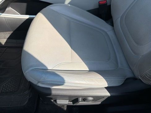 Used 2022 Hyundai Tucson Limited image 21