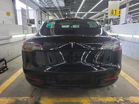 Used 2018 Tesla Model 3 Long Range RWD image 5