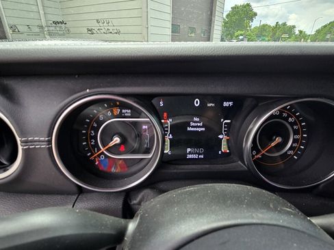 Used 2020 Jeep Gladiator Overland AWD/4WD image 20