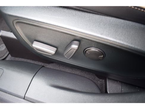 Used 2022 Ford Escape Titanium image 18