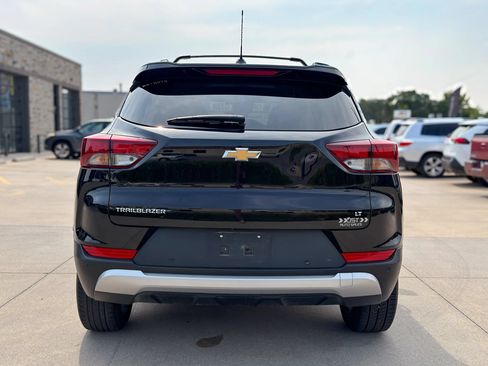 Used 2025 Chevrolet TrailBlazer LT w/ LT Cold Weather Package FWD image 6