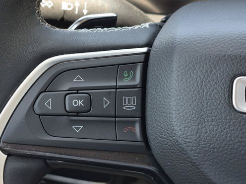 Used 2023 Jeep Grand Cherokee Laredo RWD image 24