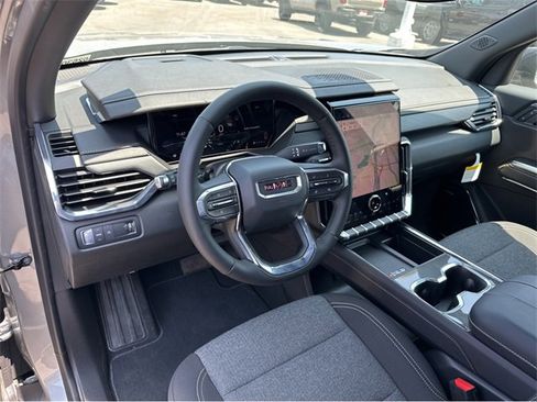 New 2025 GMC Acadia Elevation image 8