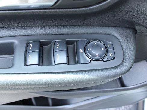 Used 2024 GMC Terrain SLE FWD image 27