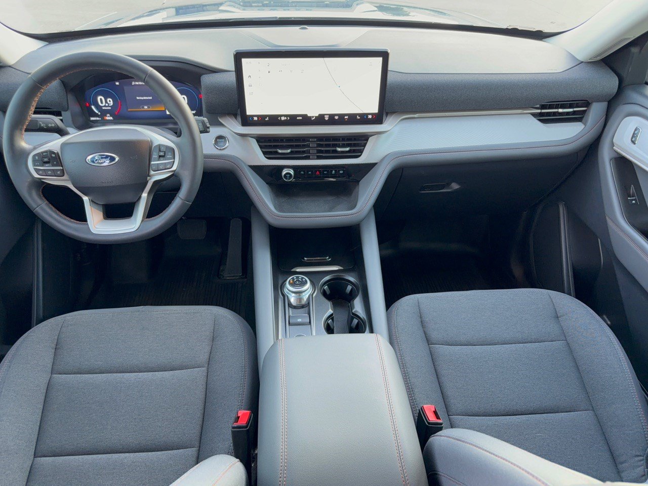 Used 2025 Ford Explorer Active RWD image 17