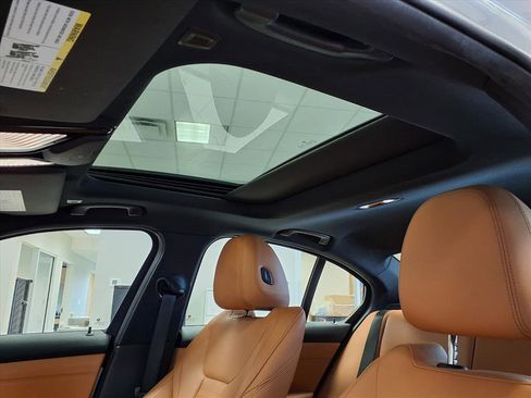 Used 2021 BMW 330i Sedan w/ M Sport Package image 24