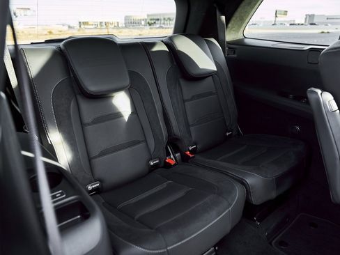 Used 2025 Mercedes-Benz GLS 63 AMG GLS 63 AMG image 43