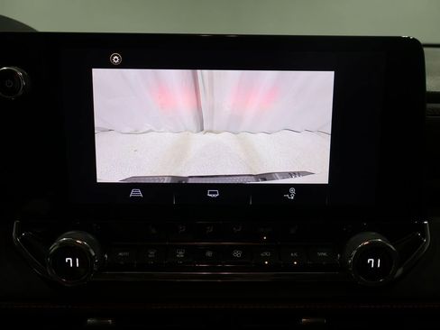 Used 2023 Chevrolet Colorado Z71 w/ Z71 Convenience Package 2 AWD/4WD image 29