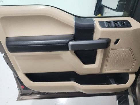 Used 2015 Ford F150 XLT w/ Equipment Group 301A Mid RWD image 24