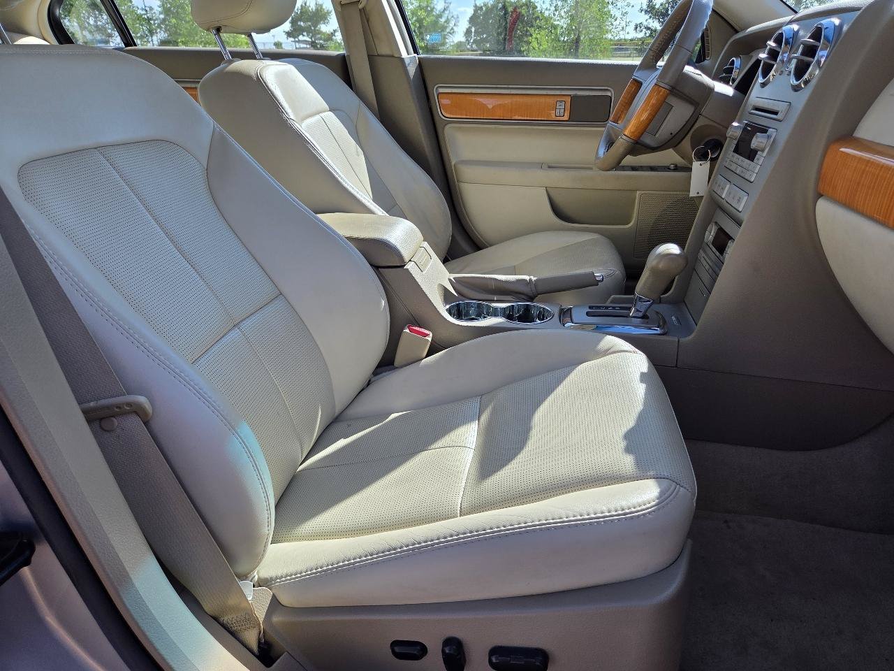 Used 2009 Lincoln MKZ FWD image 9