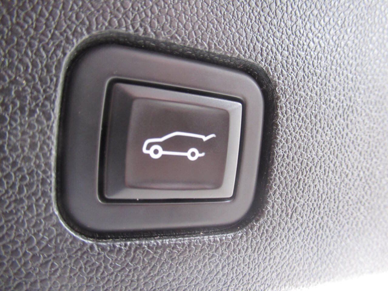 Used 2022 Cadillac XT6 Sport w/ Technology Package AWD/4WD image 11