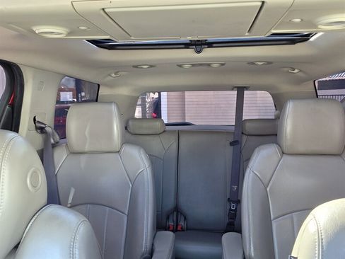 Used 2013 GMC Acadia Denali image 30