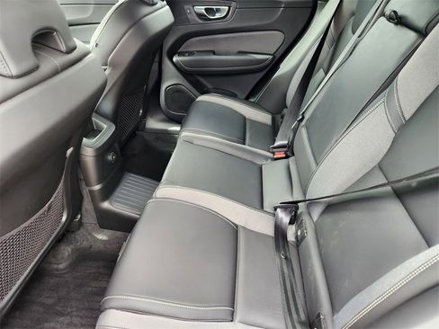 Used 2022 Volvo XC60 T8 R-Design w/ Advanced Package image 31