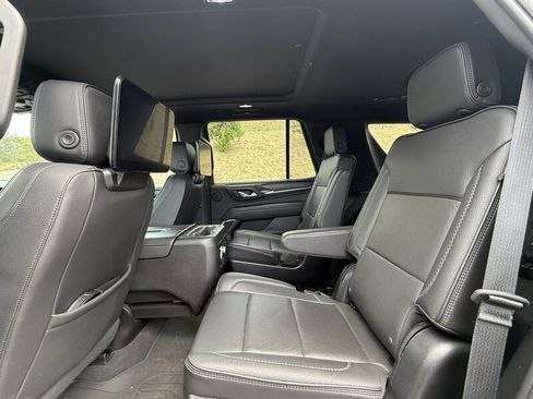 Used 2023 GMC Yukon Denali AWD/4WD image 18