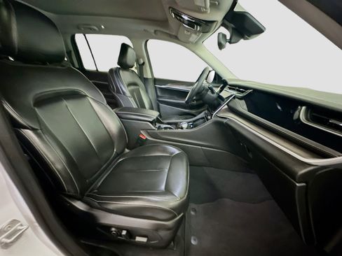 Used 2023 Jeep Grand Cherokee 4WD 4xe image 34