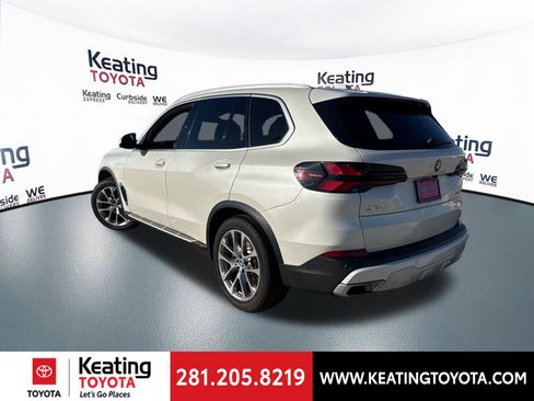Used 2024 BMW X5 xDrive50e image 5