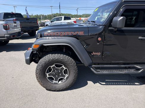Used 2022 Jeep Gladiator Mojave w/ LED Lighting Group AWD/4WD image 13
