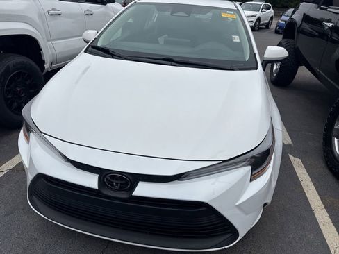 Used 2024 Toyota Corolla LE image 2