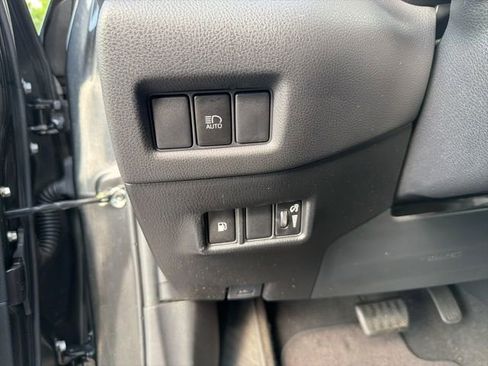 Used 2020 Toyota C-HR LE image 13